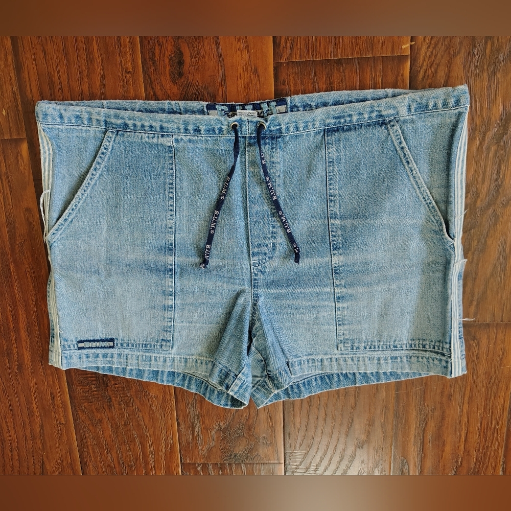 Vintage Y2K BUM equipment denim shorts Size XL